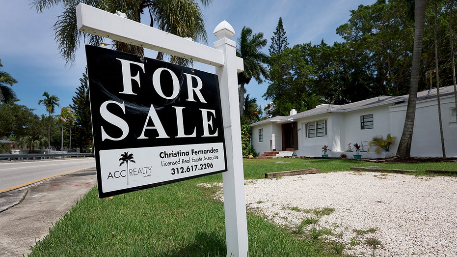 For sale sign at Florida home